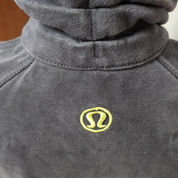 Lululemon scuba hoodie size 4 - Picture 3 of 3